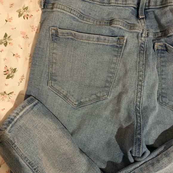 Old Navy Rockstar Super Skinny Jeans - Picture 7 of 8